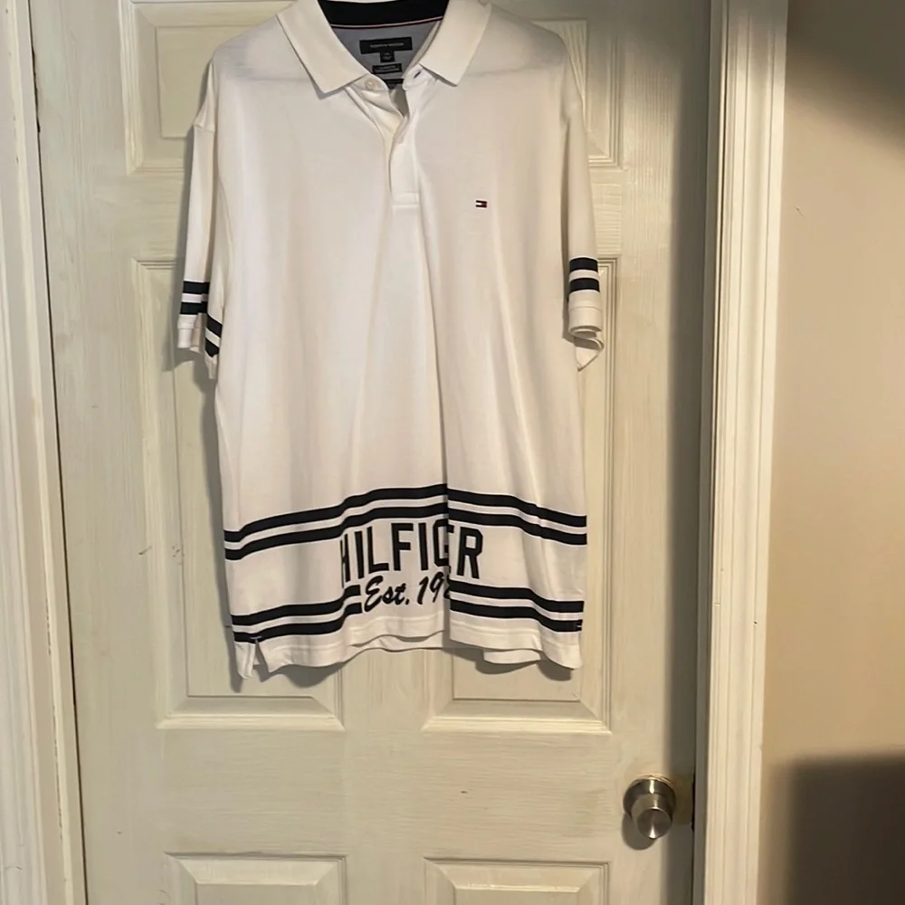 NWOT Tommy Hilfiger Classic Fit Polo - Picture 1 of 4
